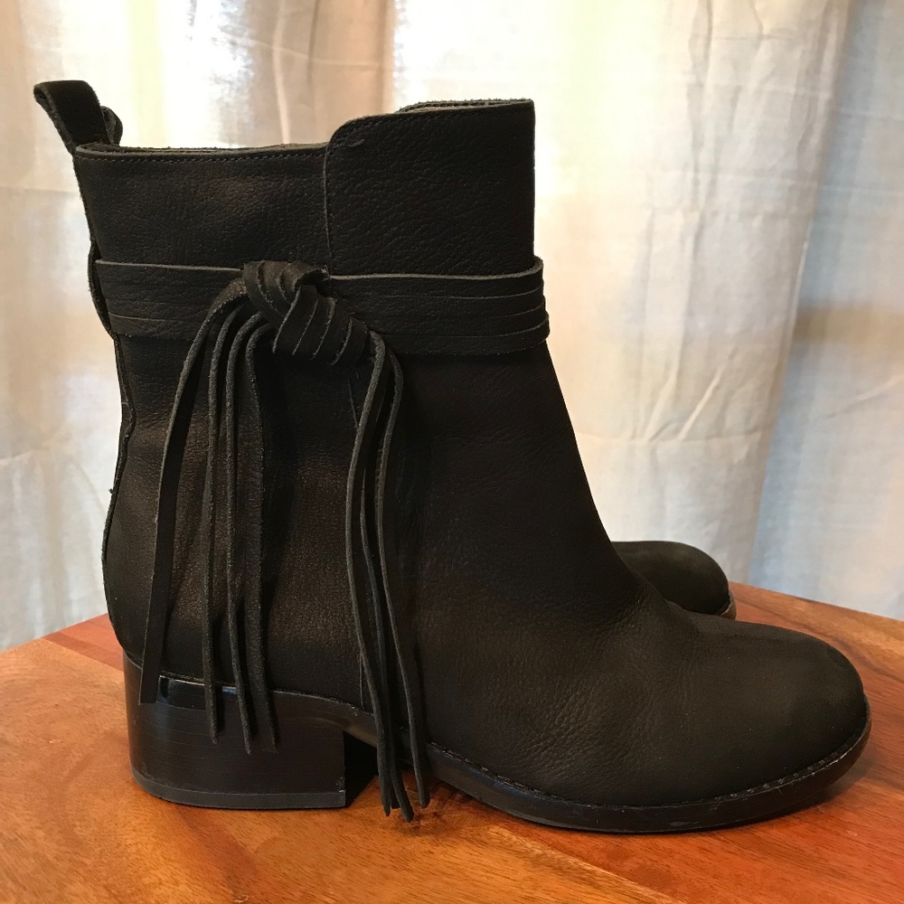 - SOLD - Vince Camuto Black Tassel Boot